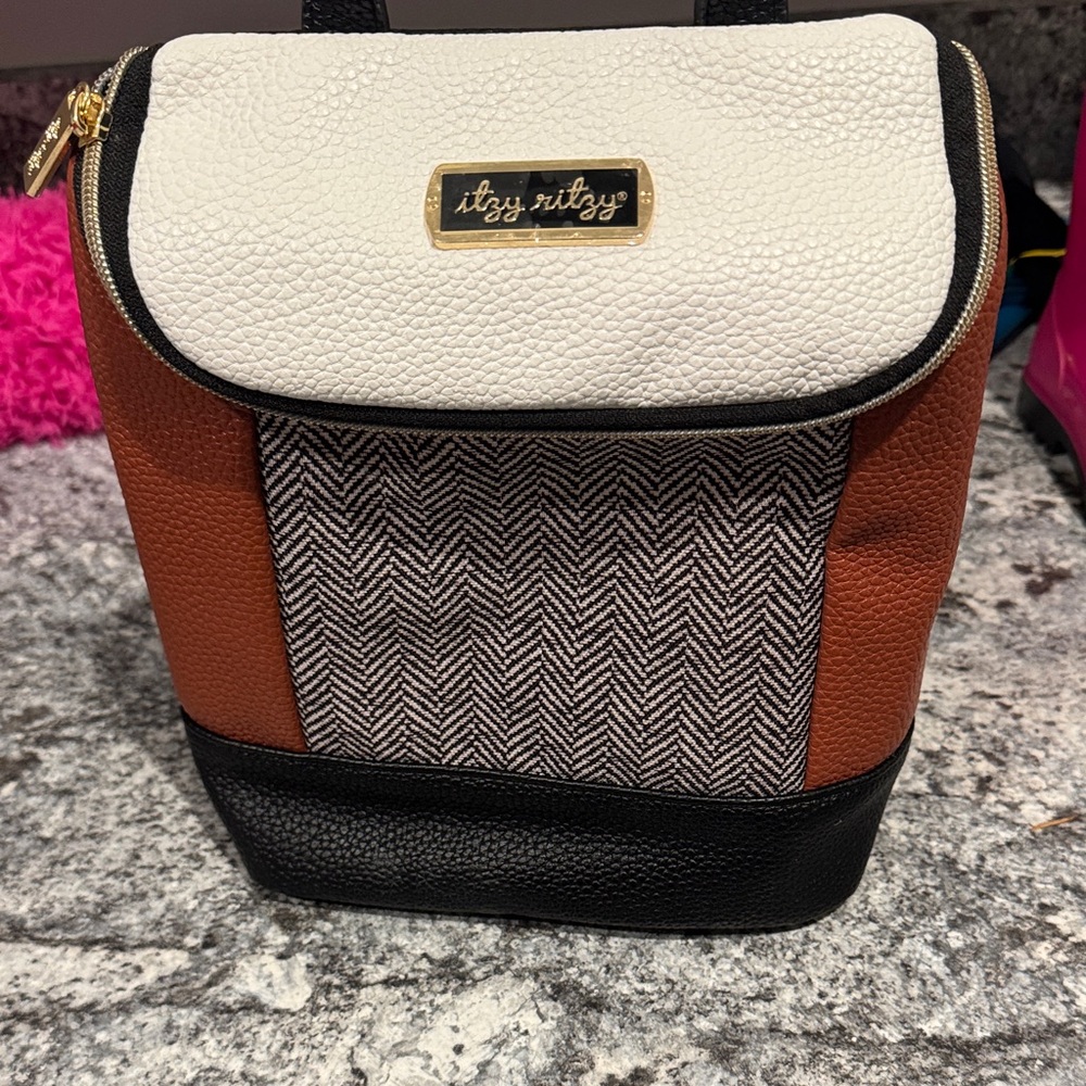 Itzy Ritzy Black and Brown cooler bag